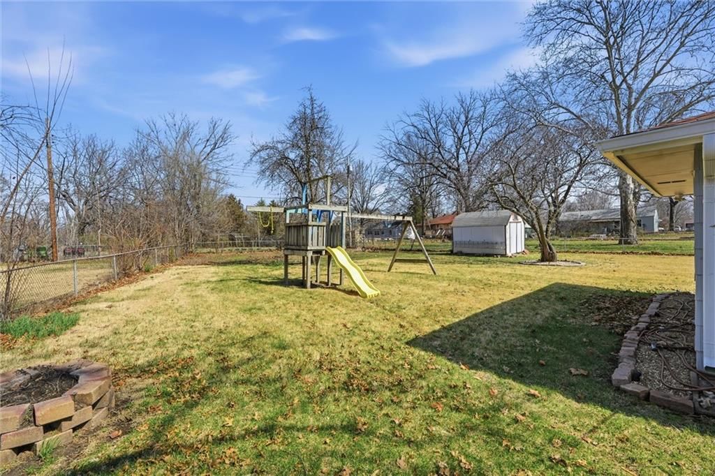 4400 E 137th Street — photo 36