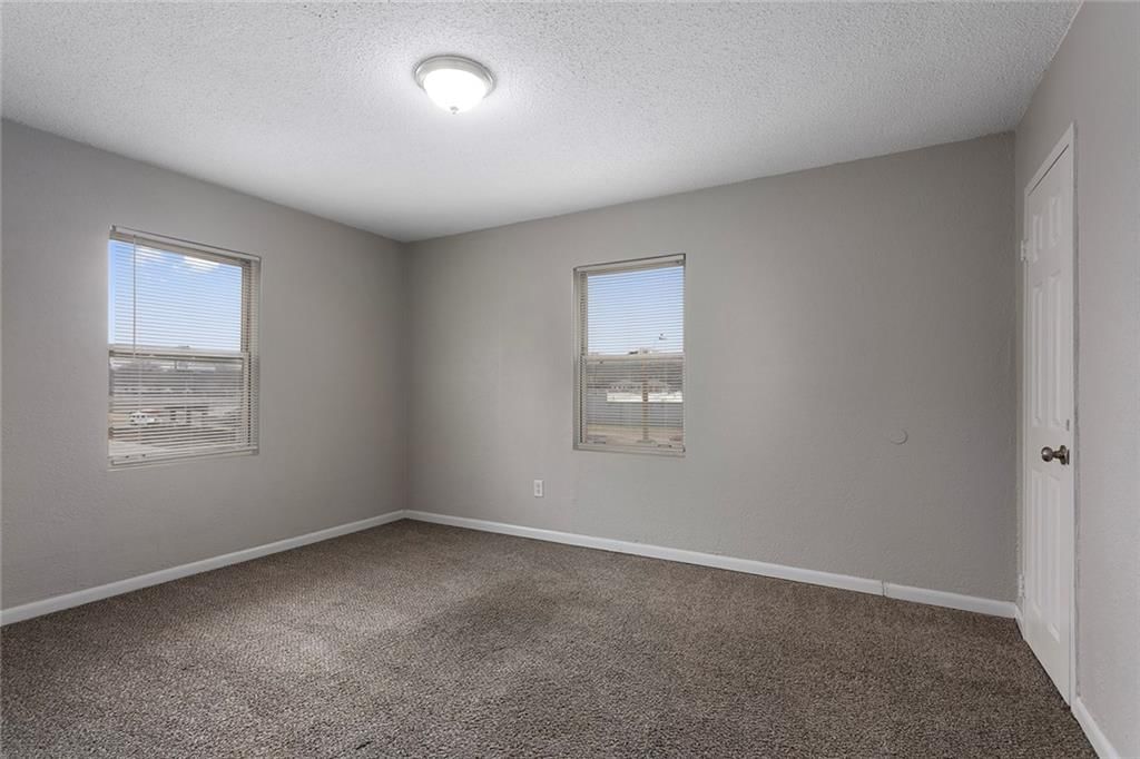 2121/2123 Askew Avenue — photo 12