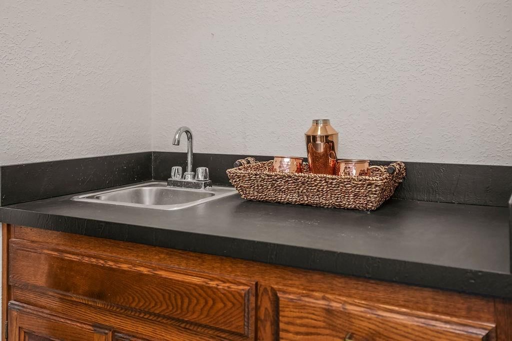 11827 Rosehill Road — photo 32
