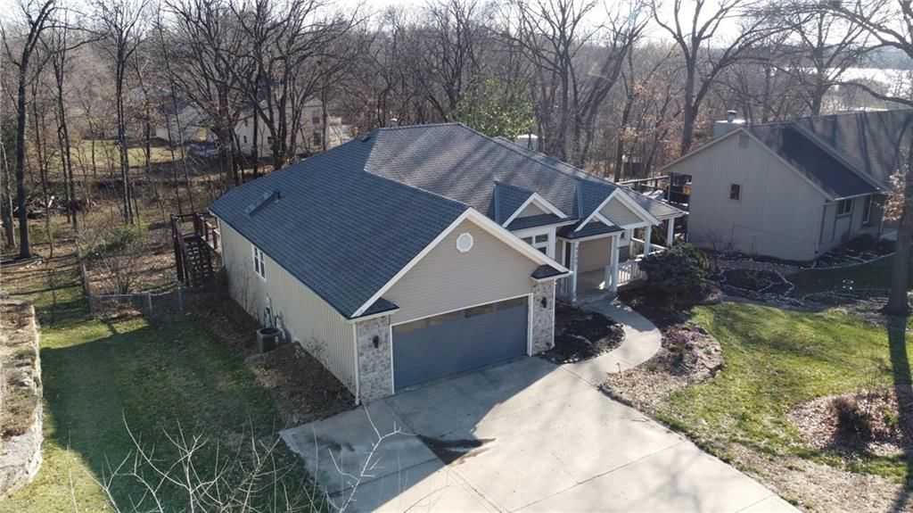9305 NW 80th Street — photo 2