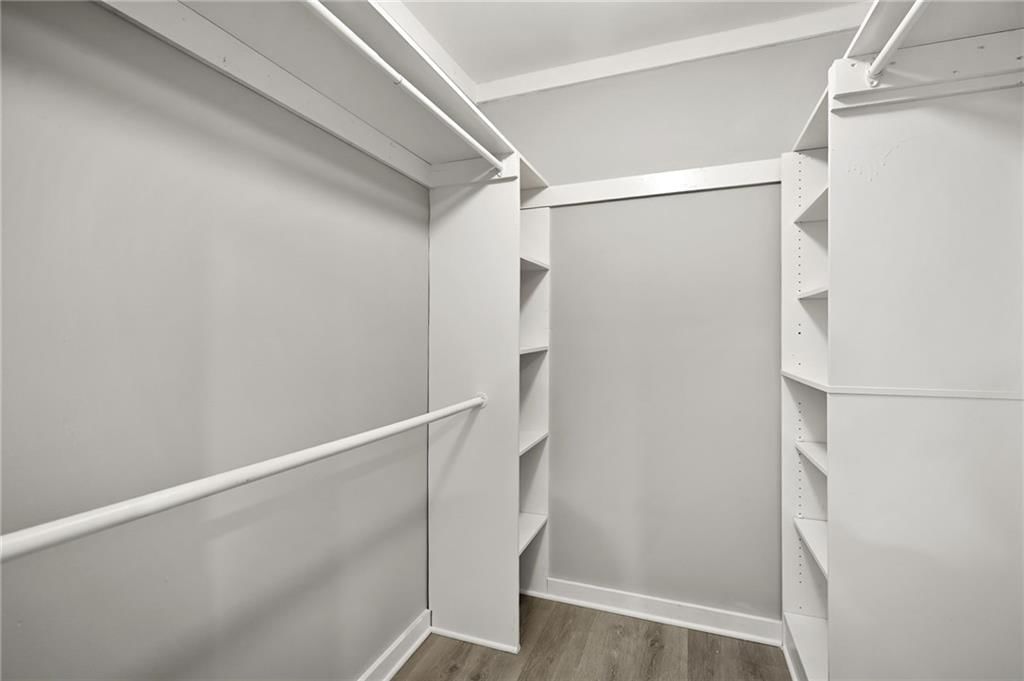 210 W Grand Street — photo 11
