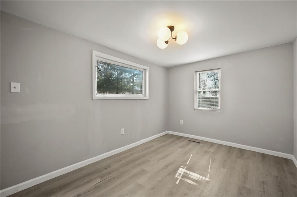 210 W Grand Street — photo 16