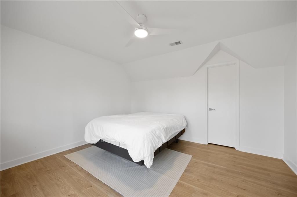 6134 N Amoret Avenue — photo 32