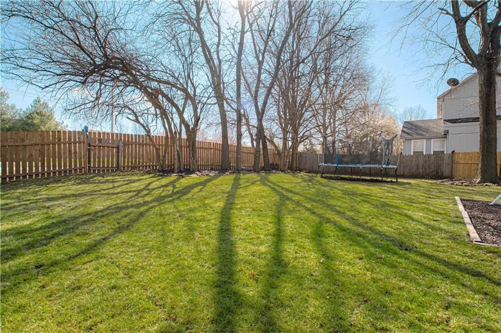 15729 Maple Street — photo 26