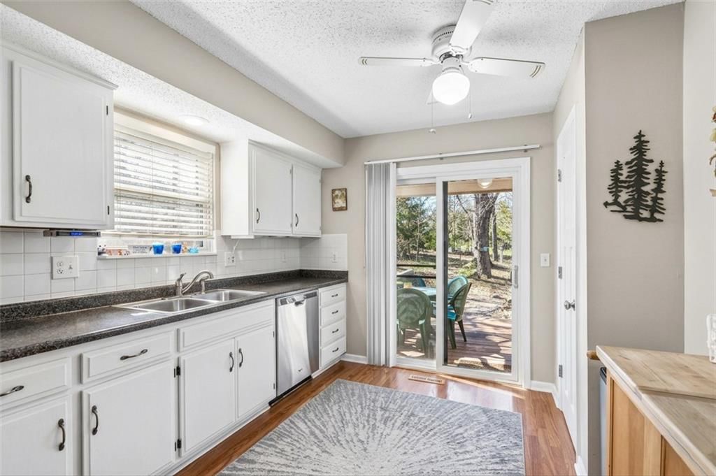 7816 NW 86th Terrace — photo 9