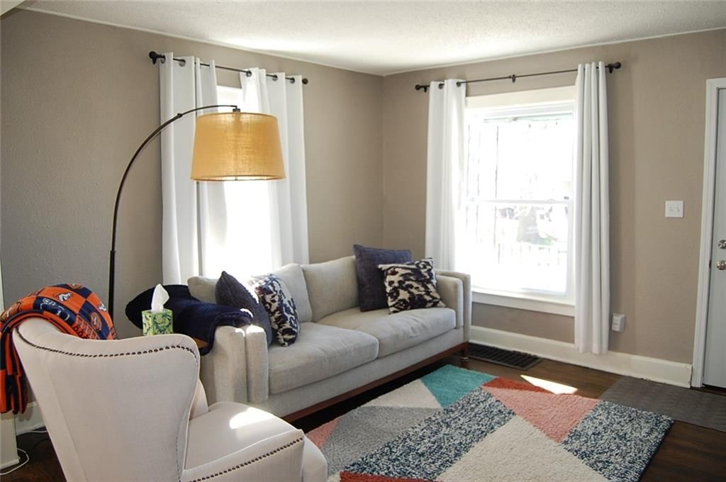 1726 Freeman Avenue — photo 4