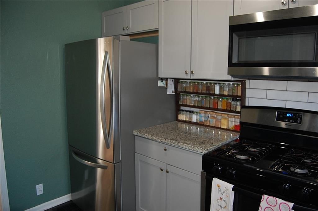 1726 Freeman Avenue — photo 11