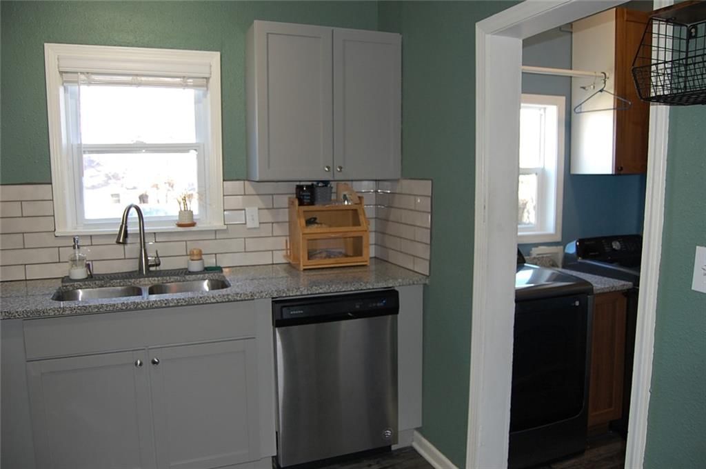 1726 Freeman Avenue — photo 14