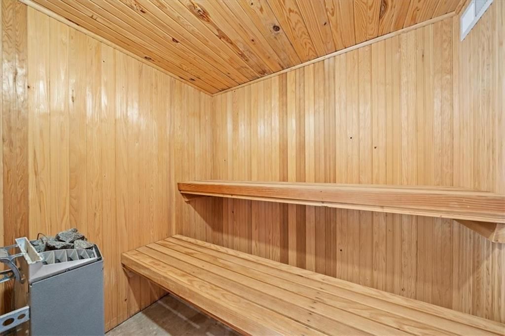 5527 NW Seminole Drive — photo 22