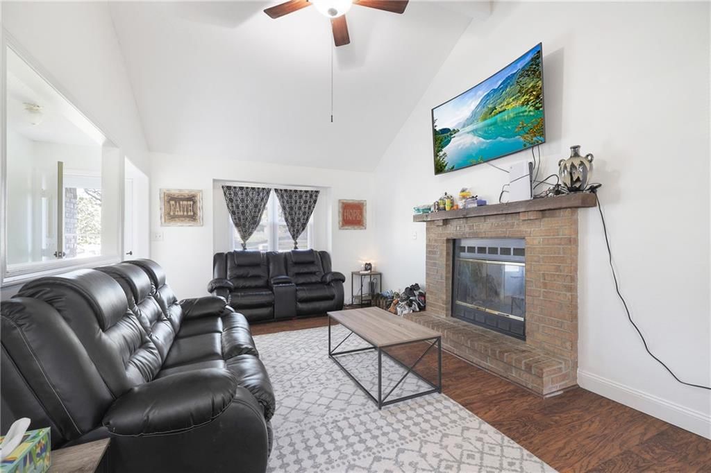 2407 Pearson Circle — photo 2
