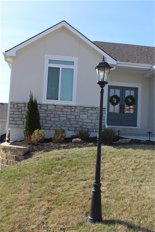 205 Prairie Rose Circle — photo 2