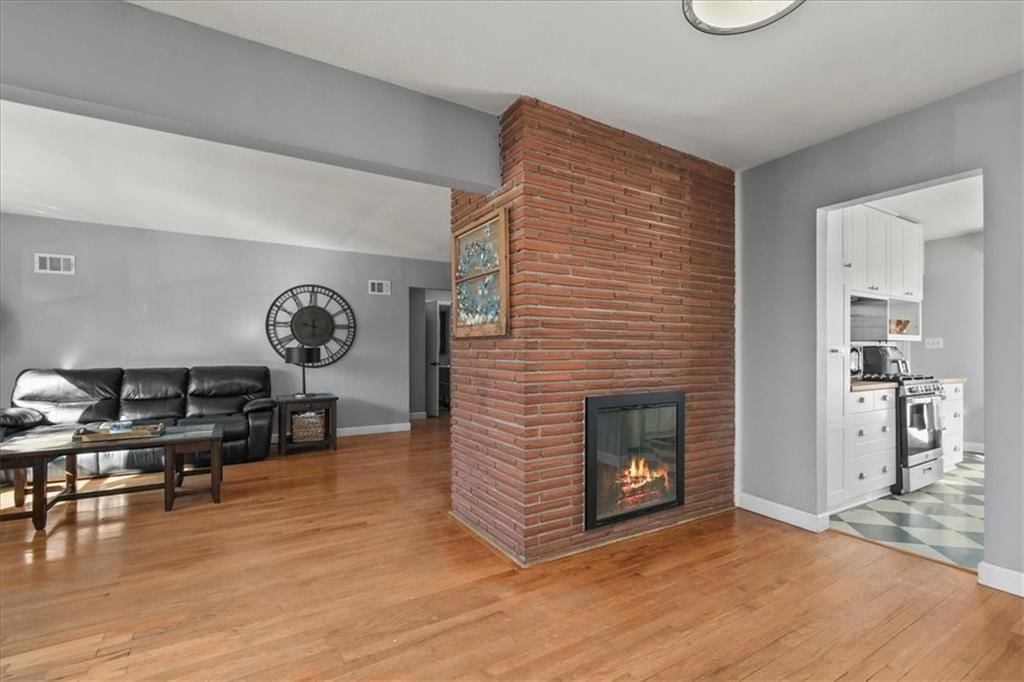 660 E Red Road — photo 9
