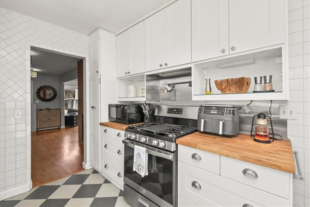 660 E Red Road — photo 18