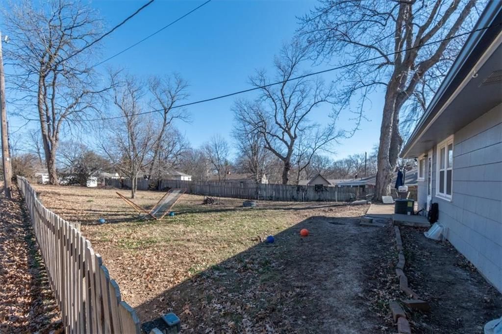 660 E Red Road — photo 26