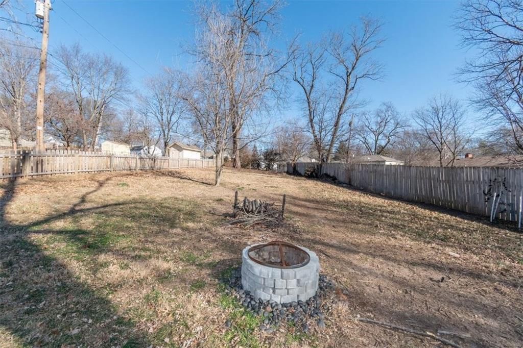 660 E Red Road — photo 28