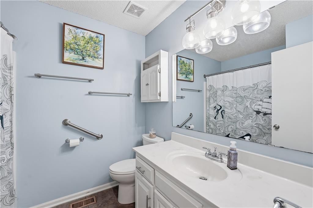 10303 N Main Street — photo 17