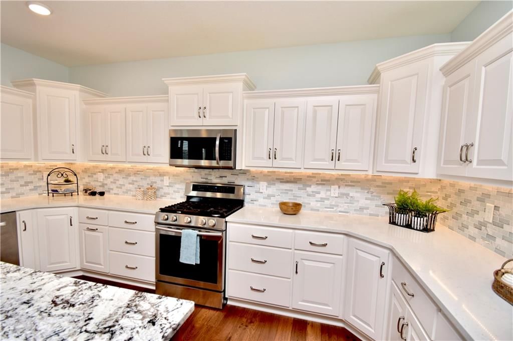 405 W 10th Street — photo 13