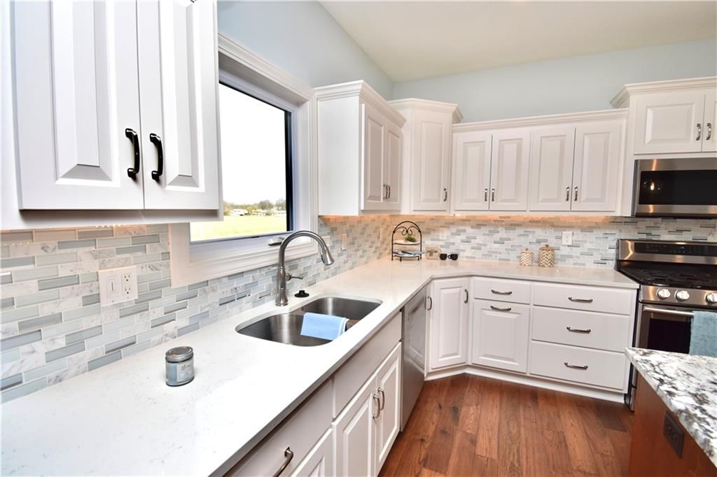 405 W 10th Street — photo 18