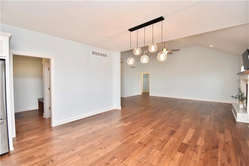 405 W 10th Street — photo 26