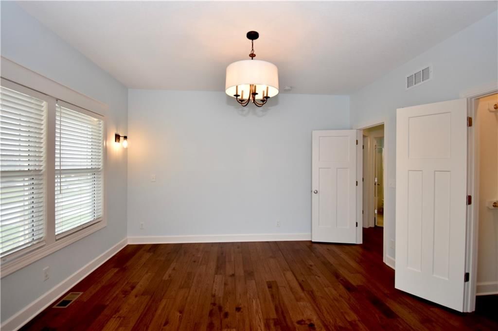 405 W 10th Street — photo 30