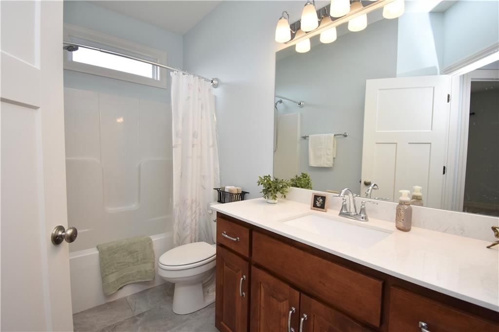 405 W 10th Street — photo 36