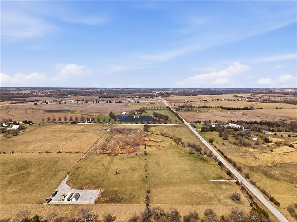 Sunflower Rd & 215th Street — photo 14