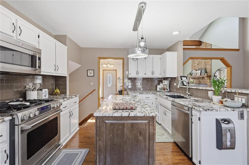 1916 NE Gatewood Drive — photo 13