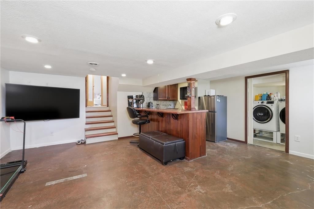 1916 NE Gatewood Drive — photo 27