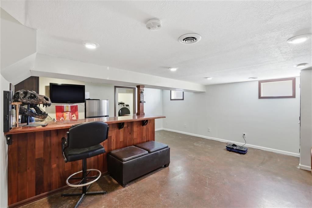 1916 NE Gatewood Drive — photo 28