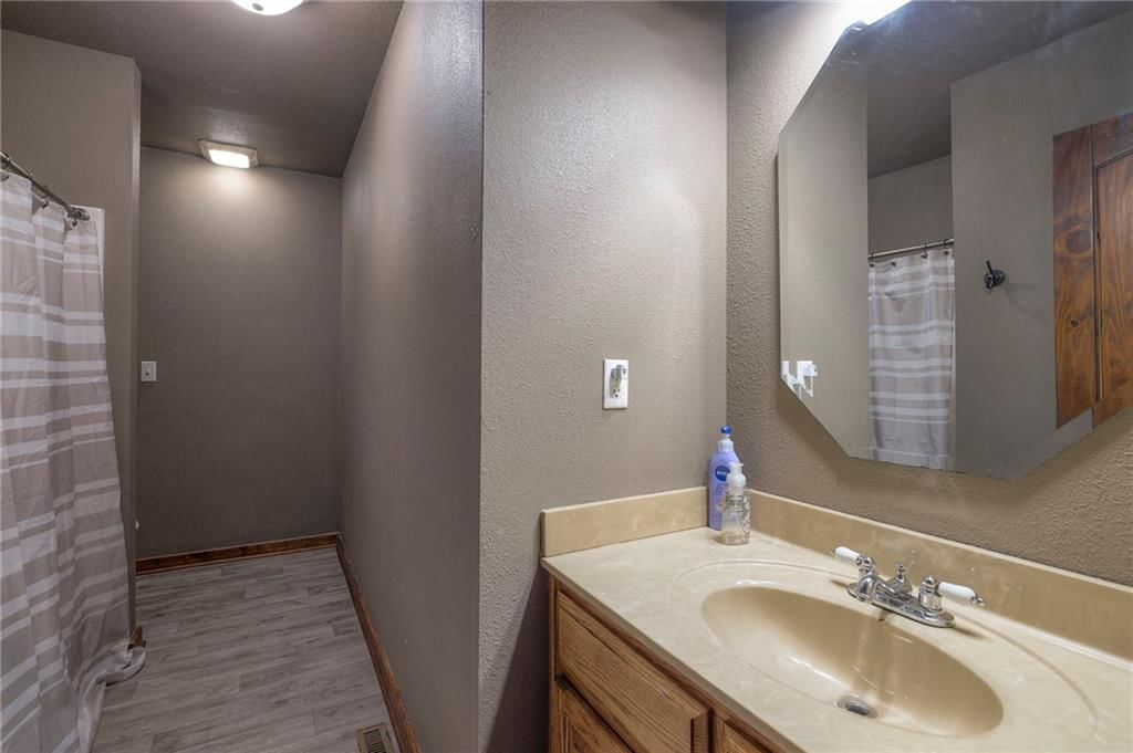 684 NW 832P Road — photo 38