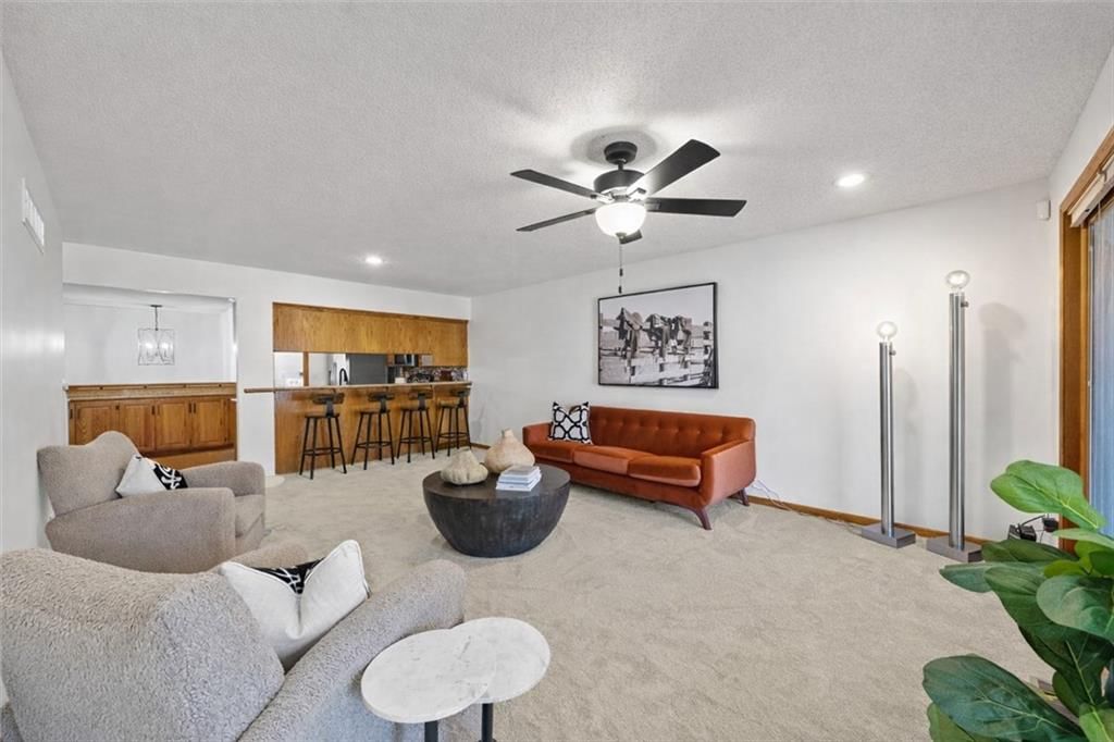 6512 NW Revere Drive — photo 2