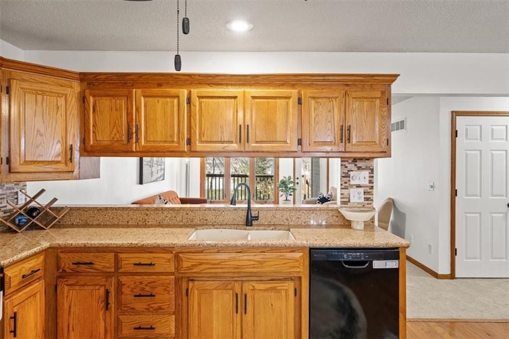 6512 NW Revere Drive — photo 7