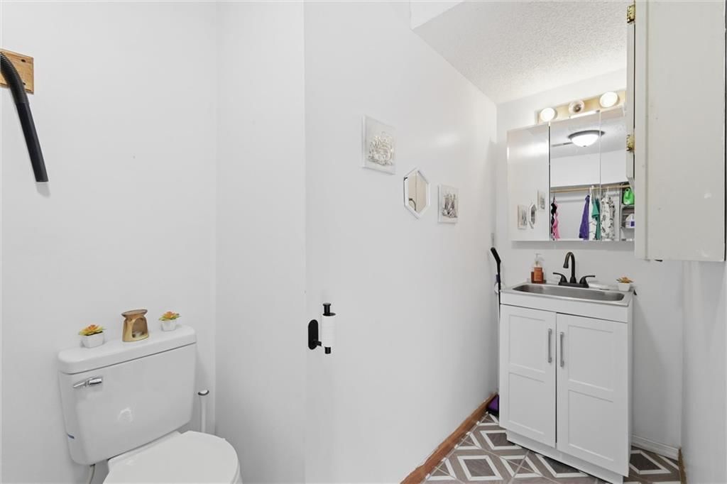 1800 Patricia Drive — photo 31
