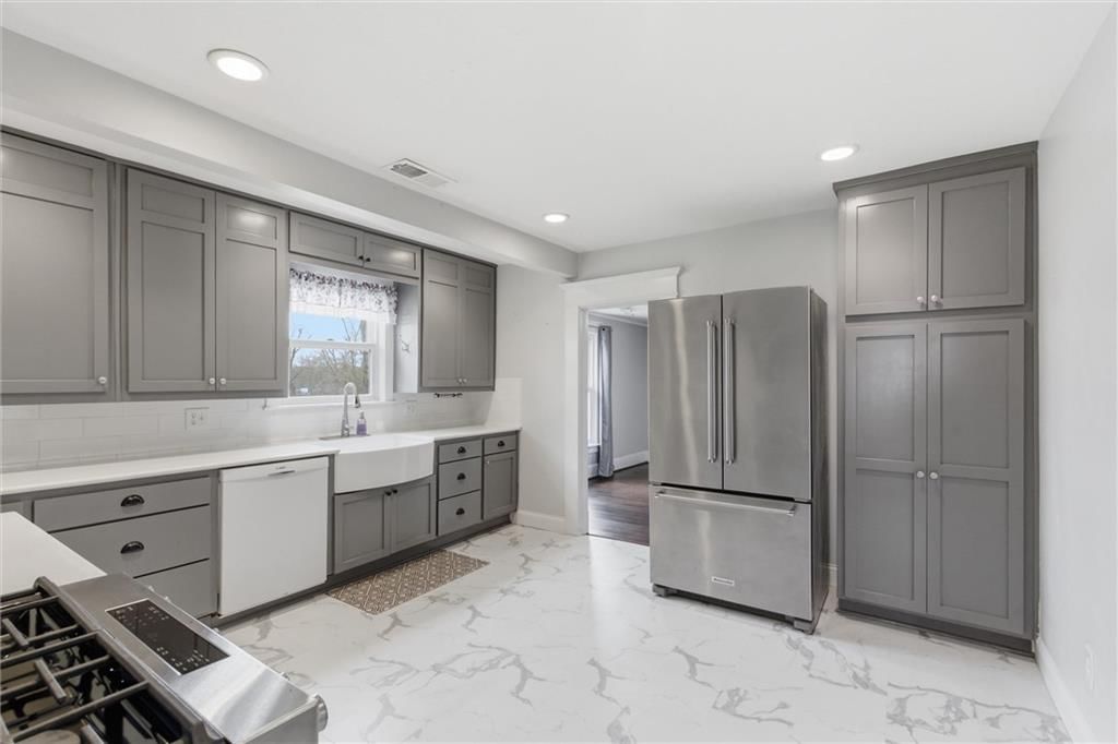 202 NW Yennie Street — photo 17
