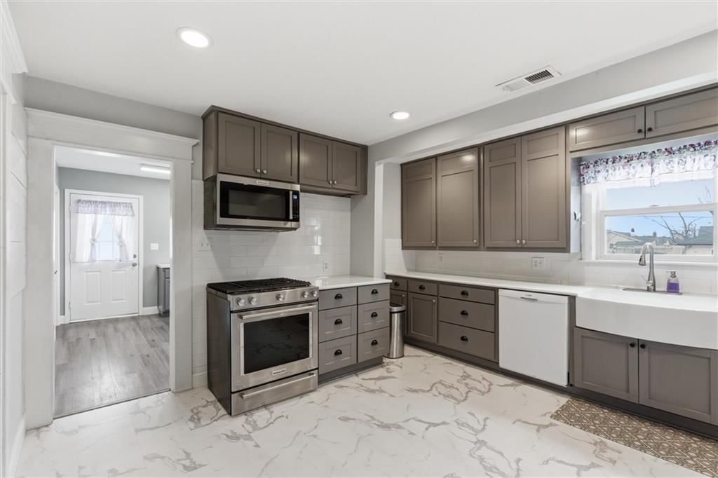 202 NW Yennie Street — photo 20