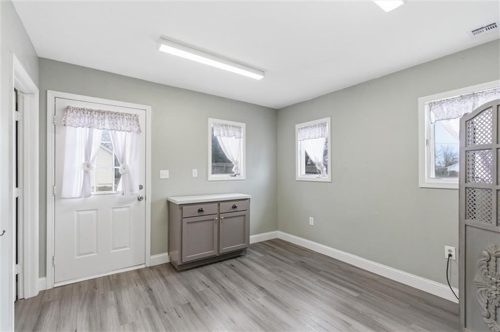 202 NW Yennie Street — photo 29