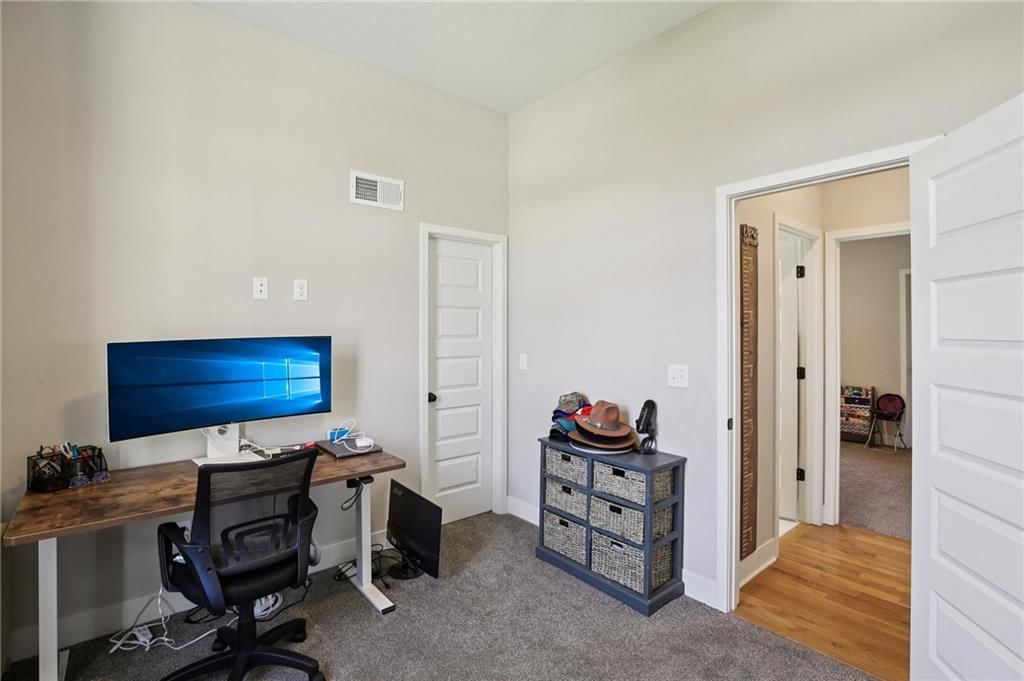 594 N Oakwood Lane — photo 13
