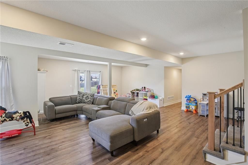 594 N Oakwood Lane — photo 16