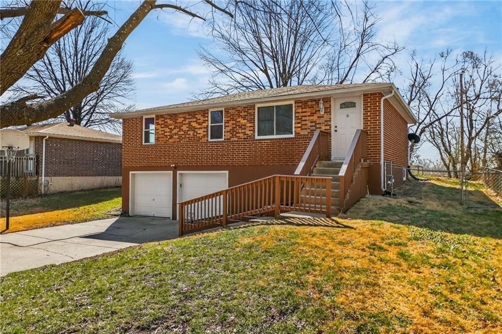 5909 NE 45th Terrace, Kansas City, MO