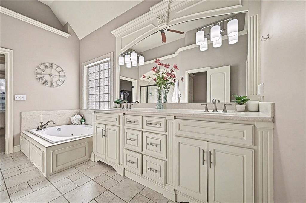 6133 N Cypress Court — photo 21