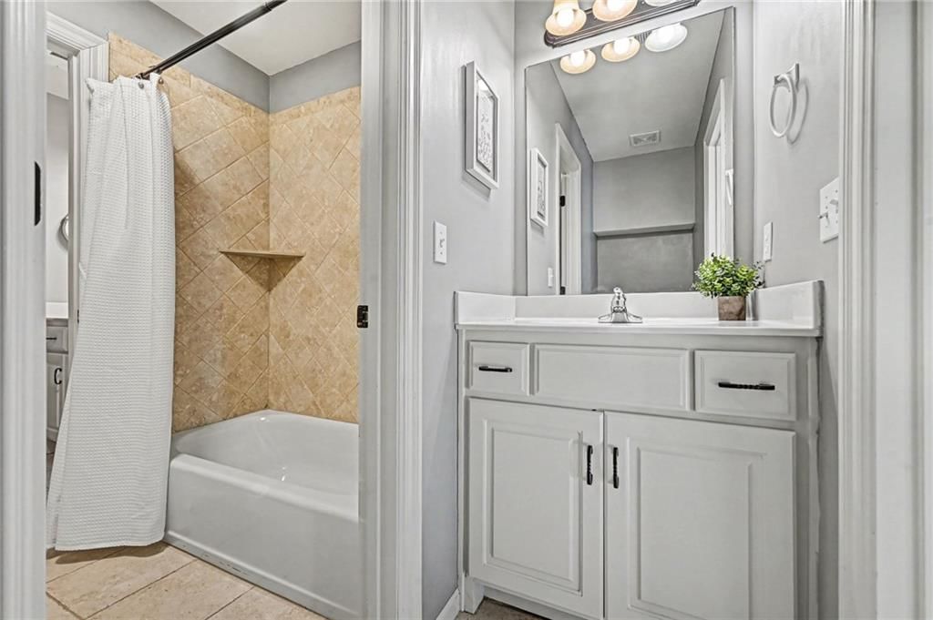 6133 N Cypress Court — photo 32