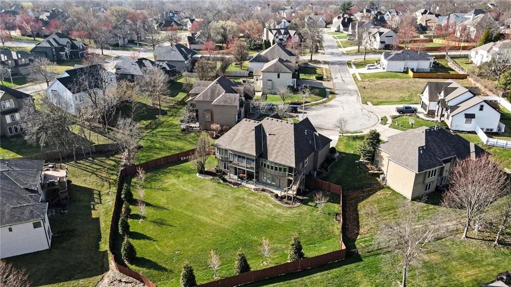 6133 N Cypress Court — photo 42