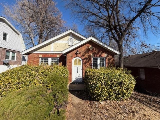 7523 CANTON Avenue — photo 1