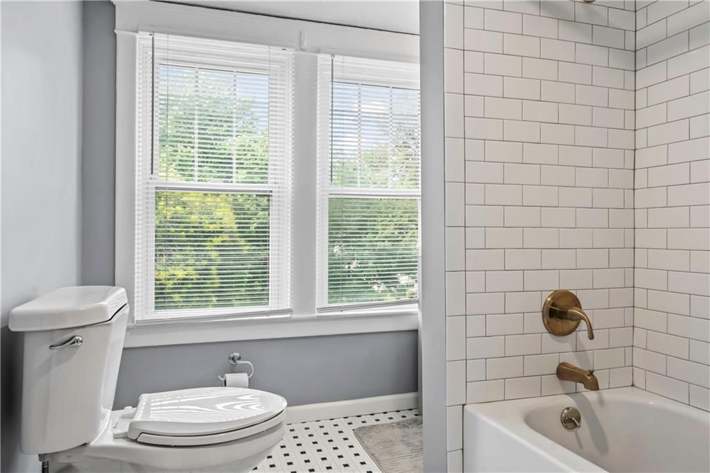 3215 Windsor Avenue — photo 43