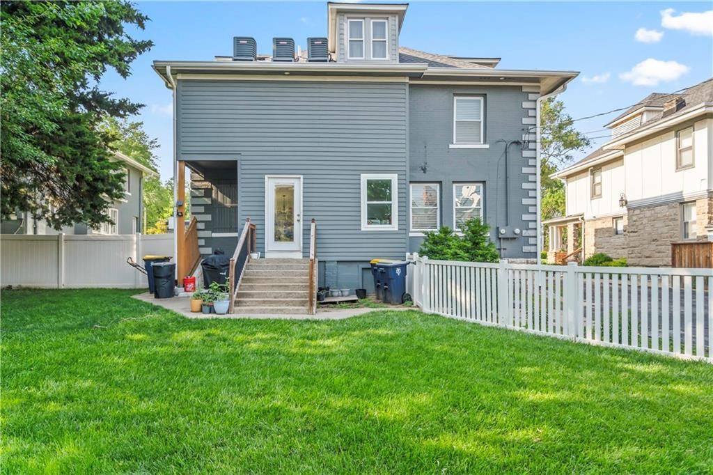 3215 Windsor Avenue — photo 47