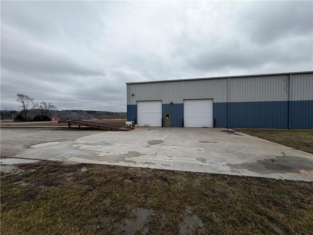 1202 Industrial Drive — photo 4
