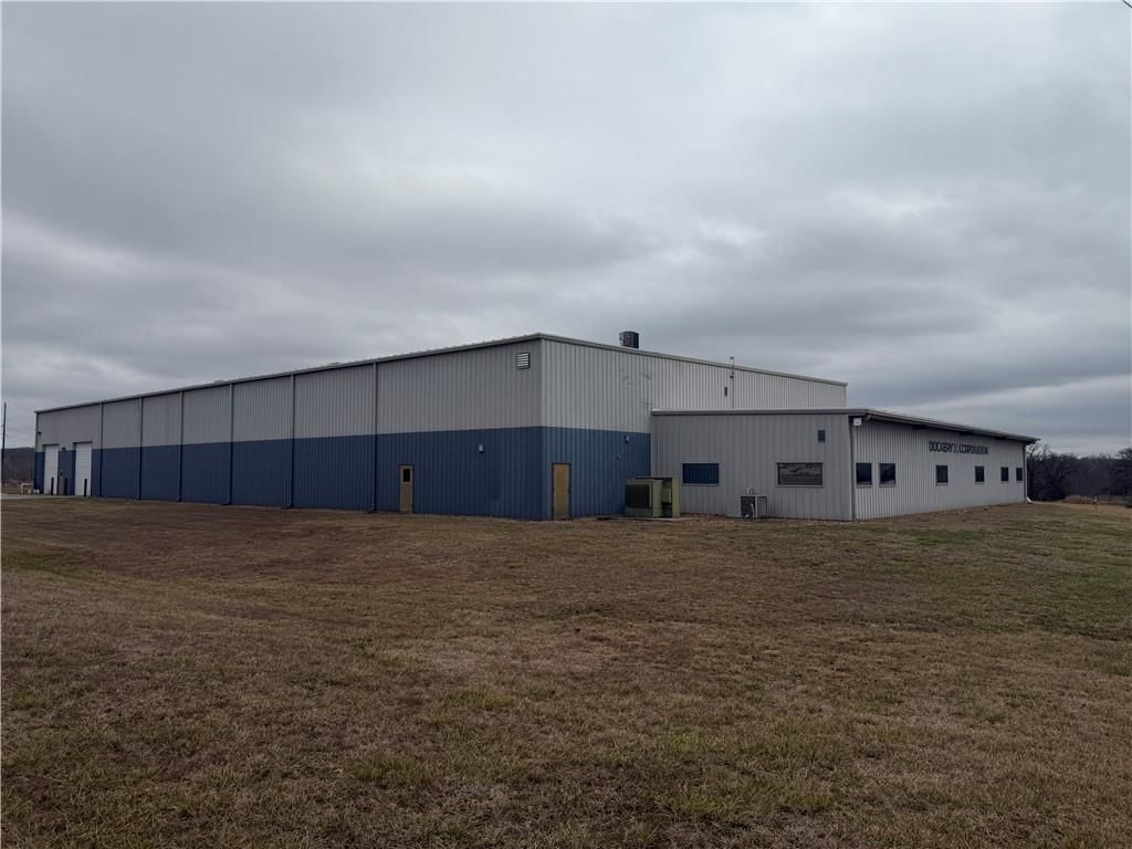 1202 Industrial Drive — photo 78