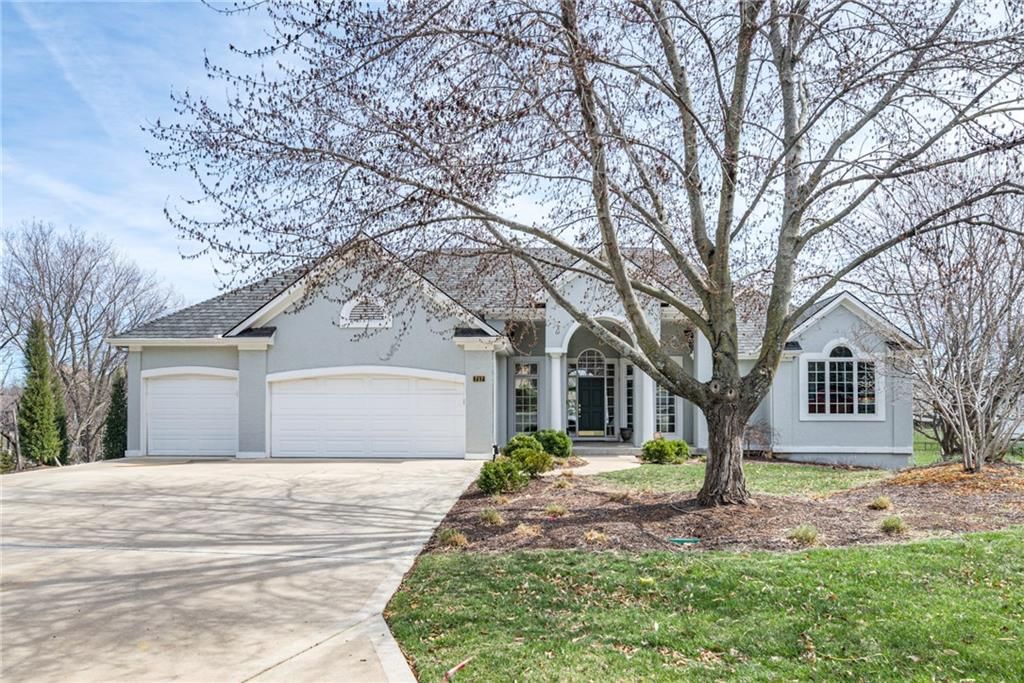 717 NE SILVERLEAF Place — photo 2