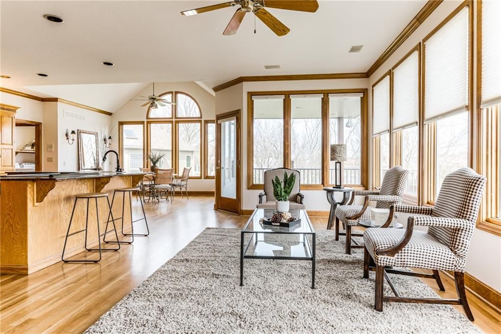 717 NE SILVERLEAF Place — photo 11