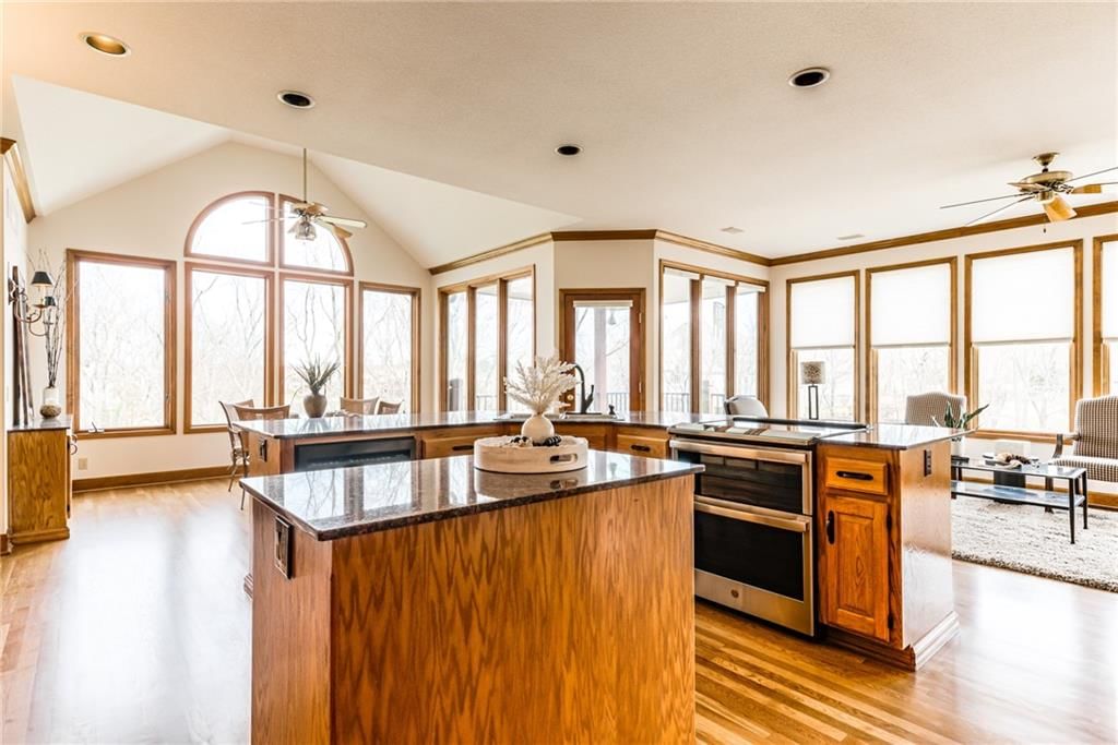 717 NE SILVERLEAF Place — photo 15